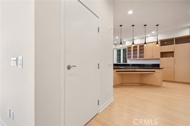 Detail Gallery Image 28 of 75 For 13424 Contour Dr, Sherman Oaks,  CA 91423 - 3 Beds | 4 Baths