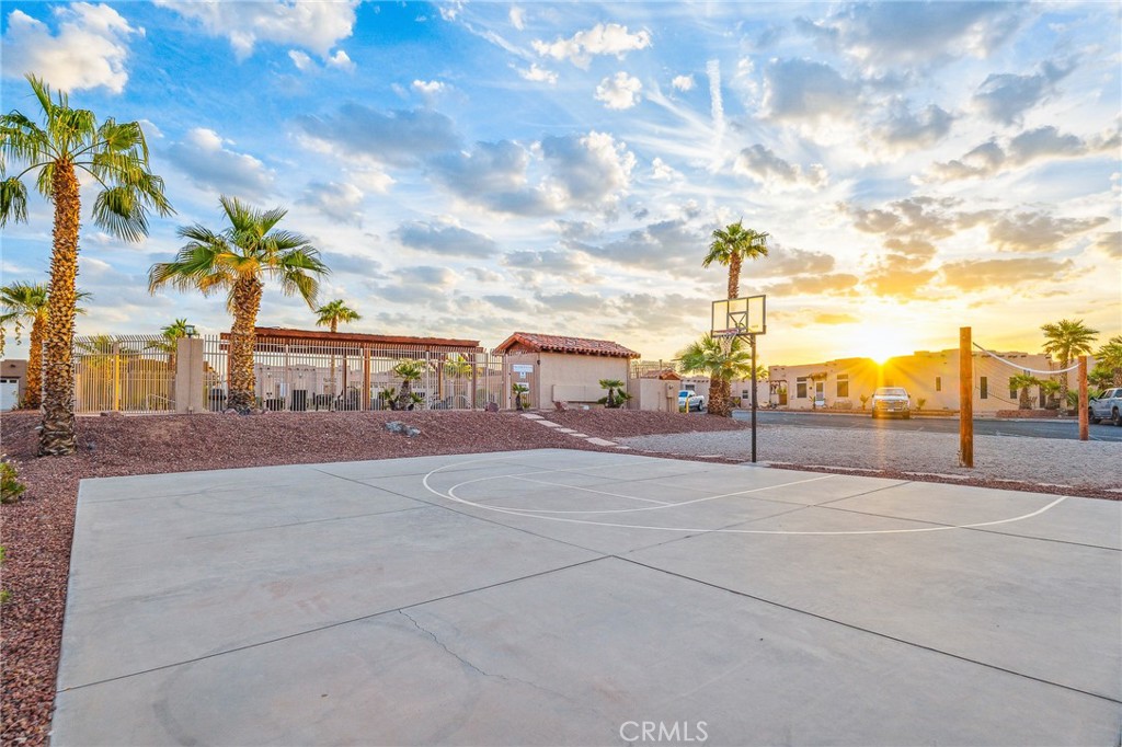 https://media.crmls.org/medias/85af3686-ee11-4964-9f76-d8c749df2e5d.jpg?preset=X-Large