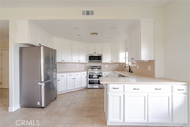 Detail Gallery Image 12 of 41 For 2575 Rale Dr, Palmdale,  CA 93550 - 4 Beds | 3 Baths