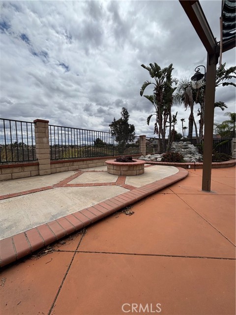 17092 Whispering Brook Way, Riverside CA: https://media.crmls.org/medias/85aff9ea-ffa7-4c80-b039-6a5ac6d38229.jpg
