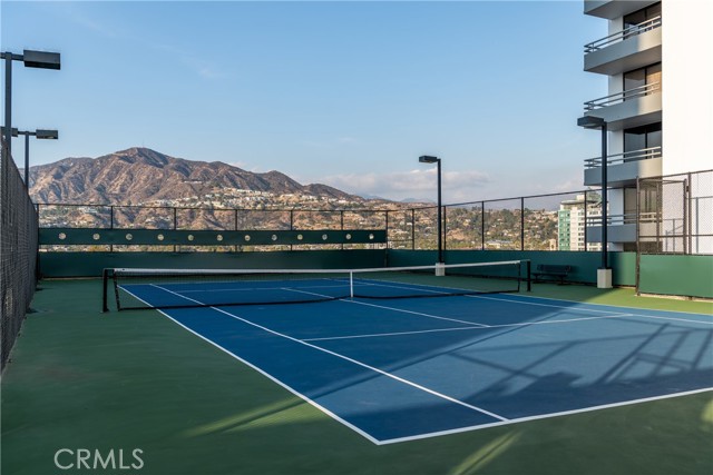 Detail Gallery Image 41 of 66 For 345 Pioneer Dr #1201,  Glendale,  CA 91203 - 2 Beds | 2 Baths