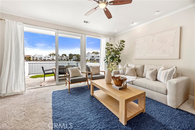 Detail Gallery Image 4 of 59 For 3742 Montego Dr, Huntington Beach,  CA 92649 - 3 Beds | 3 Baths