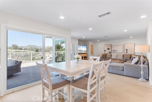 3208 Calle Grande, San Clemente CA: https://media.crmls.org/medias/85b0de2c-67f5-4aa6-8a95-d6ec90b79a7f.jpg