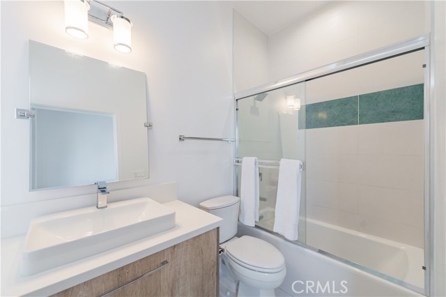 288 S Oakland Ave, Pasadena CA: https://media.crmls.org/medias/85b14902-2000-4805-9590-b72d10635510.jpg