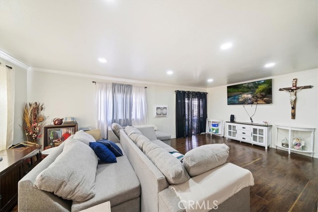 Detail Gallery Image 13 of 27 For 250 N Linden Avenue #327,  Rialto,  CA 92376 - 4 Beds | 2 Baths
