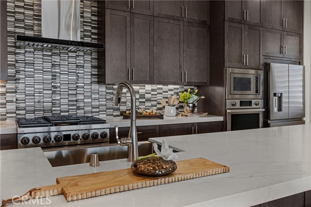 Detail Gallery Image 6 of 20 For 6548 Canyon Oaks Dr, Simi Valley,  CA 93063 - 4 Beds | 3/1 Baths