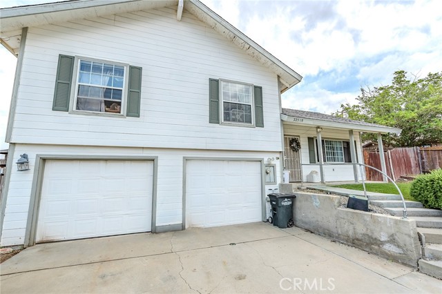 22510 Eagle Way, Tehachapi CA: https://media.crmls.org/medias/85b1bb60-0a87-4f8b-9737-fa0ec1506552.jpg