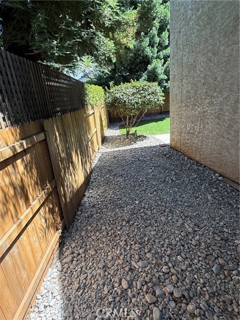 9 Heartwood Court, Chico CA: https://media.crmls.org/medias/85b1de2b-b0db-4c54-9871-d37b0f87be2b.jpg