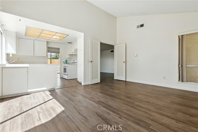 Detail Gallery Image 16 of 59 For 315 Maravilla Dr, Riverside,  CA 92507 - 5 Beds | 2 Baths
