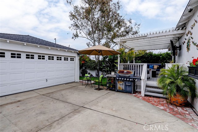 1231 24th Street, Hermosa Beach, California 90254, 2 Bedrooms Bedrooms, ,1 BathroomBathrooms,Residential,Sold,24th,SB23084589