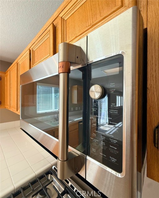 Detail Gallery Image 7 of 32 For 5741 Reagan, Fontana,  CA 92336 - 3 Beds | 2/1 Baths