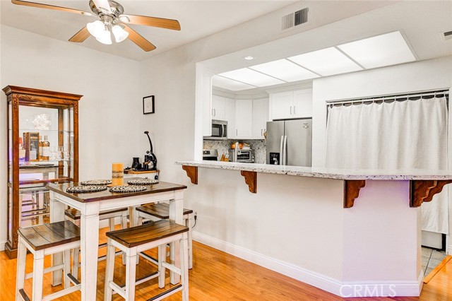 Detail Gallery Image 7 of 33 For 10401 Garden Grove #53,  Garden Grove,  CA 92843 - 2 Beds | 2 Baths