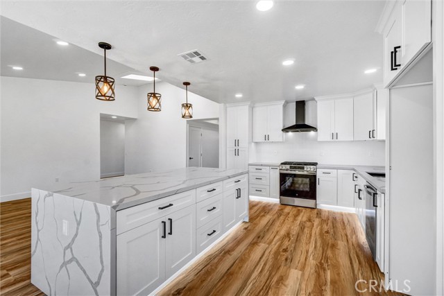 Detail Gallery Image 5 of 23 For 17472 Bellport Cir, Huntington Beach,  CA 92649 - 3 Beds | 2 Baths