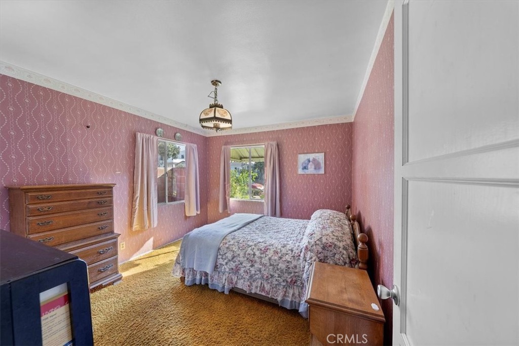 https://media.crmls.org/medias/85b3a295-2ab5-45e0-98fc-6c25d657608f.jpg?preset=X-Large