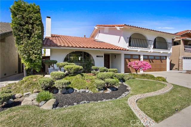 Detail Gallery Image 3 of 45 For 17805 Winterberry St, Fountain Valley,  CA 92708 - 6 Beds | 5/1 Baths