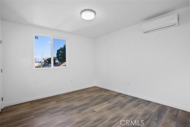 Detail Gallery Image 9 of 12 For 11560 Archwood St, North Hollywood,  CA 91606 - 2 Beds | 2 Baths