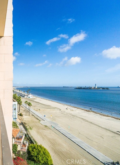 1750 E Ocean Boulevard, Long Beach CA: https://media.crmls.org/medias/85b747f6-f773-44d1-b354-9db0e42a9b6e.jpg