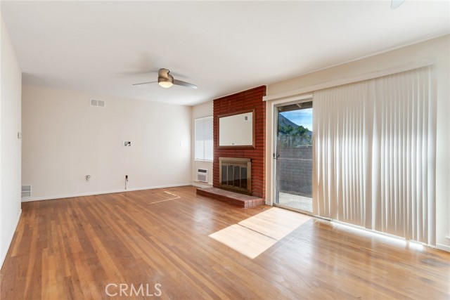 Detail Gallery Image 5 of 27 For 194 W Blaine St, Riverside,  CA 92507 - 4 Beds | 2 Baths