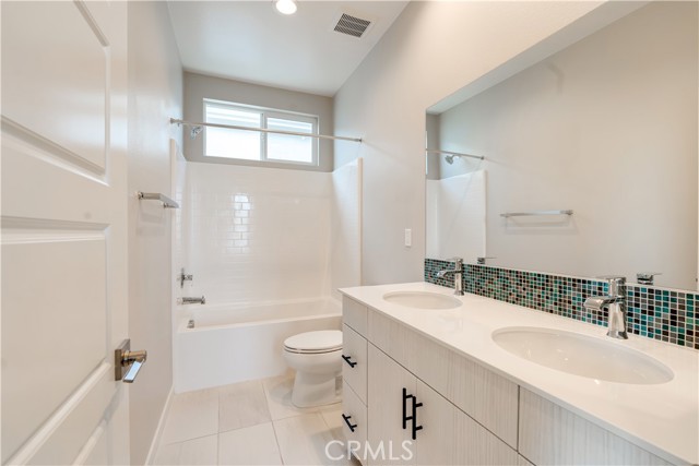 Detail Gallery Image 6 of 9 For 10910 Scottsbluff Dr, Stanton,  CA 90680 - 4 Beds | 3/1 Baths