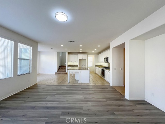 Detail Gallery Image 2 of 25 For 4953 S Bountiful Trail, Ontario,  CA 91762 - 4 Beds | 3 Baths