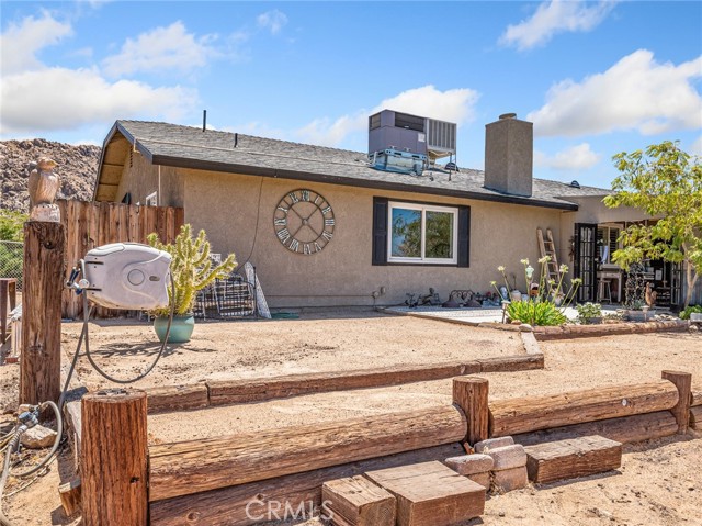 16986 Ouray Road, Apple Valley CA: https://media.crmls.org/medias/85ba2fe1-98c7-4dac-9ca5-70c1423ba343.jpg