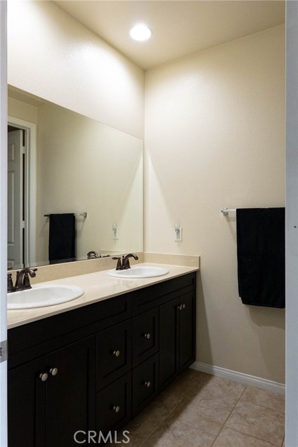 Detail Gallery Image 17 of 44 For 181 Bright Poppy, Irvine,  CA 92618 - 4 Beds | 3 Baths