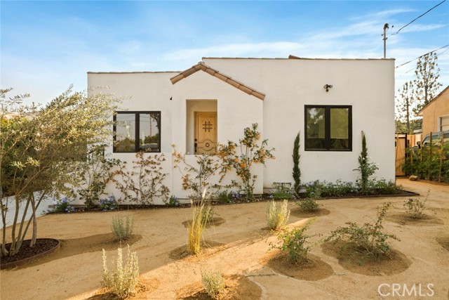 Detail Gallery Image 2 of 37 For 6652 Hough St, Los Angeles,  CA 90042 - 3 Beds | 3 Baths