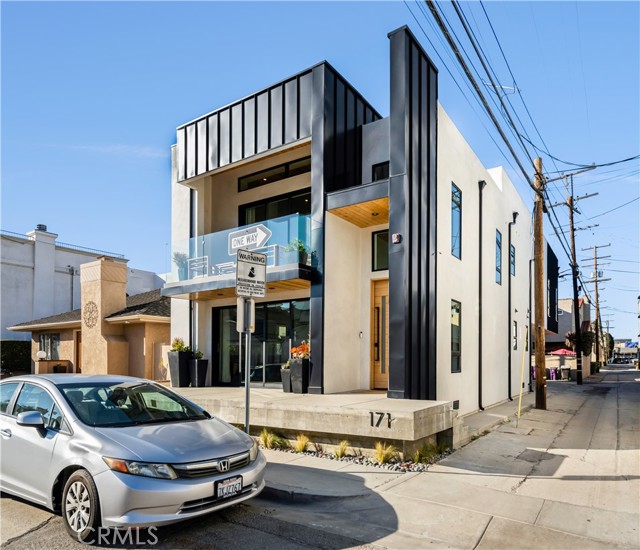171 Savona Walk, Long Beach CA: https://media.crmls.org/medias/85bc1a22-fdfd-49b6-8623-61509fe23ea4.jpg