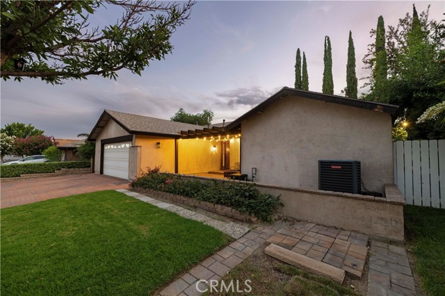 26927 Cuatro Milpas Street, Valencia CA: https://media.crmls.org/medias/85bc1fae-0b8d-4245-b071-8a2cb84977f8.jpg