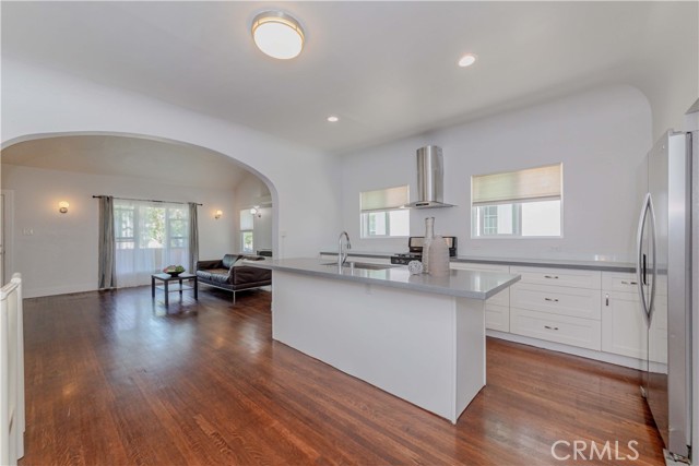 Detail Gallery Image 7 of 39 For 3015 Edgehill Dr, Los Angeles,  CA 90018 - – Beds | – Baths