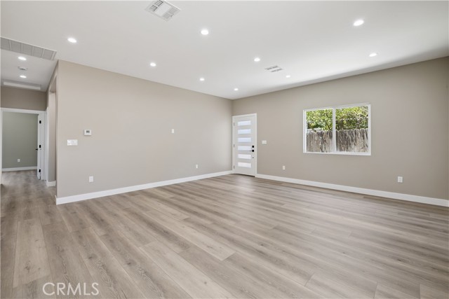Detail Gallery Image 2 of 23 For 9754 Laramie Ave, Chatsworth,  CA 91311 - 3 Beds | 2 Baths