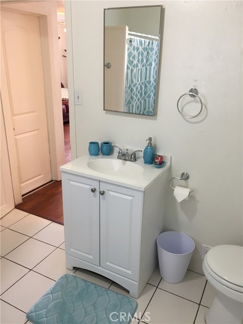 2123 - 3bd Unit (half bath)