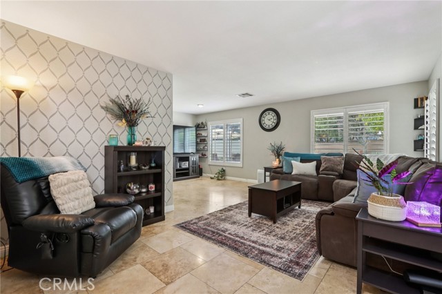 Detail Gallery Image 5 of 25 For 1457 Evergreen Ave, Beaumont,  CA 92223 - 4 Beds | 3 Baths