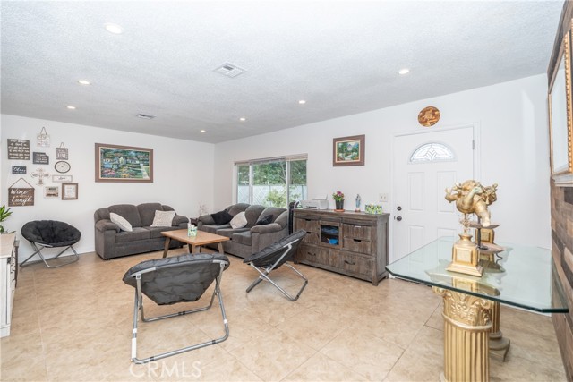 Detail Gallery Image 14 of 25 For 25481 6th St, San Bernardino,  CA 92410 - 2 Beds | 1 Baths