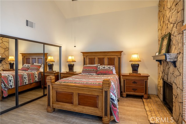 Detail Gallery Image 15 of 31 For 39802 Lakeview Dr #26,  Big Bear Lake,  CA 92315 - 2 Beds | 2/1 Baths