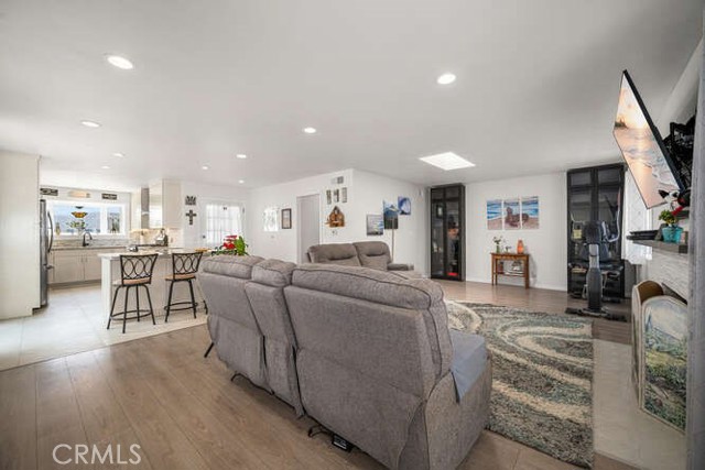 815 Marvista S Avenue, Seal Beach CA: https://media.crmls.org/medias/85be0823-7687-48c2-b53b-5259d443bbc0.jpg