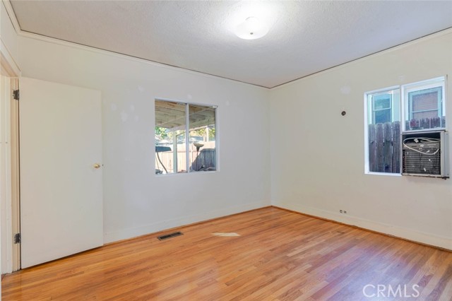 Detail Gallery Image 11 of 25 For 1221 Wesley Ave, Pasadena,  CA 91104 - 3 Beds | 2 Baths
