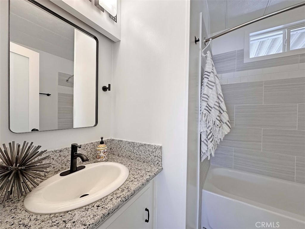 MLS #OC25264665 image #11