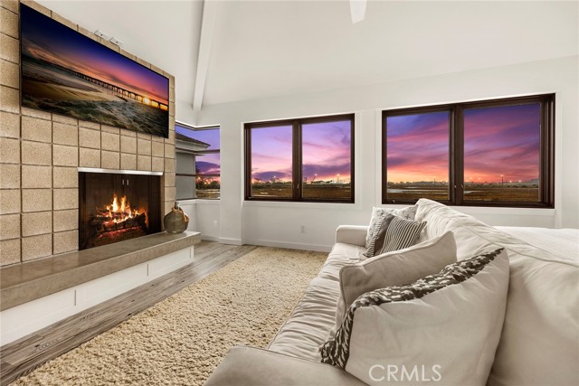 Detail Gallery Image 43 of 45 For 235 Canal St, Newport Beach,  CA 92663 - 4 Beds | 3/1 Baths