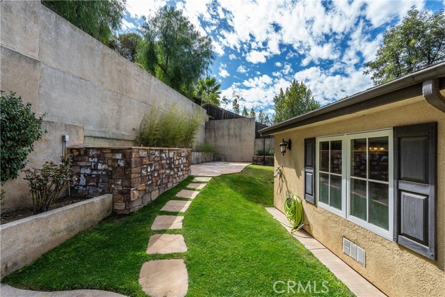 4630 Esparto Street, Woodland Hills CA: https://media.crmls.org/medias/85c040a0-fd33-4809-b8a9-68a1daf7e0e3.jpg