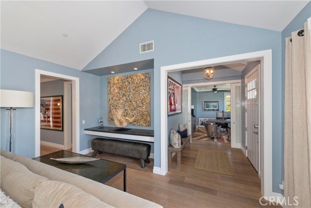 2905 Broad St, Newport Beach CA: https://media.crmls.org/medias/85c048e9-1625-4f9c-b98a-40913592da4c.jpg