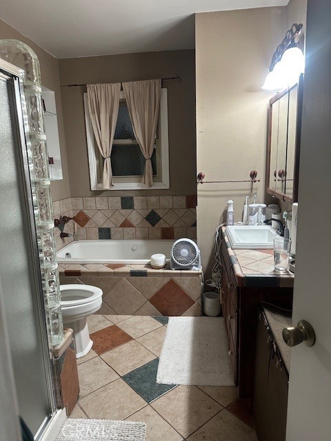 Detail Gallery Image 9 of 9 For 2381 N Bellflower Bld, Long Beach,  CA 90815 - 2 Beds | 1 Baths