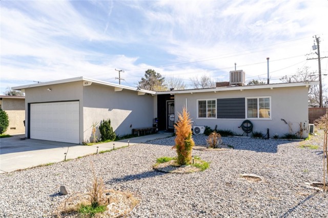 Detail Gallery Image 2 of 22 For 1432 W Avenue H15, Lancaster,  CA 93534 - 3 Beds | 1 Baths