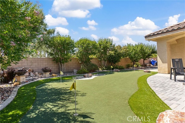 Detail Gallery Image 4 of 74 For 19163 Kanbridge St, Apple Valley,  CA 92308 - 4 Beds | 3/1 Baths