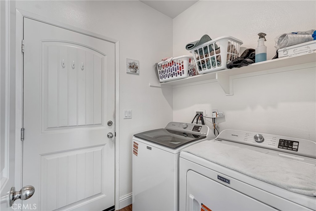 https://media.crmls.org/medias/85c1e1c5-e5c7-4624-a0af-10f1bfd1a2ae.jpg?preset=X-Large
