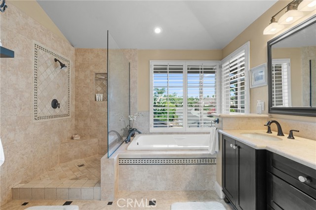24256 Louisa Street, Laguna Hills CA: https://media.crmls.org/medias/85c25025-b2db-41b2-9f55-f21d3f4d107d.jpg