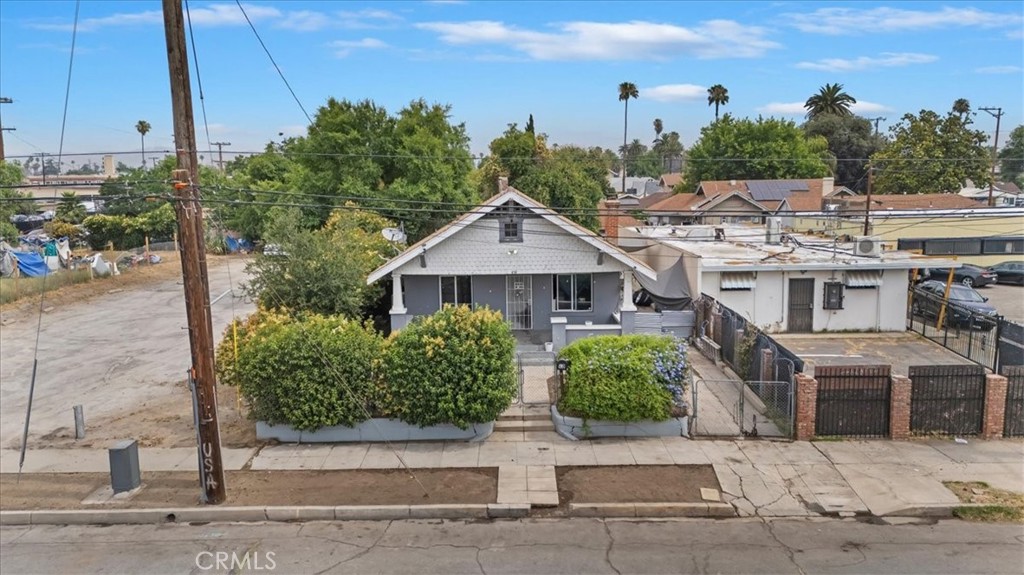 430 W 10th Street