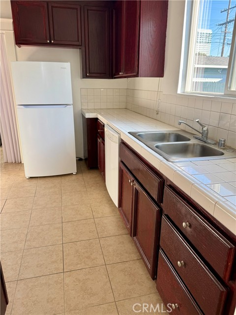 Detail Gallery Image 4 of 12 For 411 Myrtle, Glendale,  CA 91203 - 2 Beds | 1 Baths