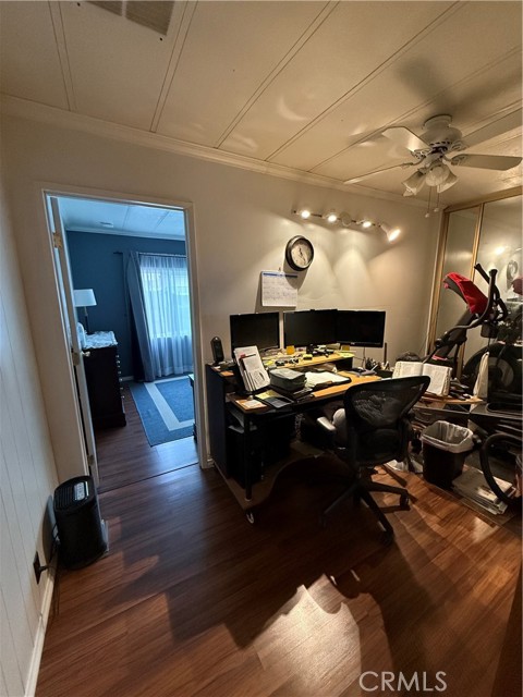 Image 9 of 26 For 2601 Victoria Street 373