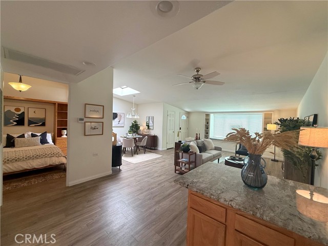 Detail Gallery Image 5 of 18 For 1520 Northwood Road 244e,  Seal Beach,  CA 90740 - 2 Beds | 1/1 Baths